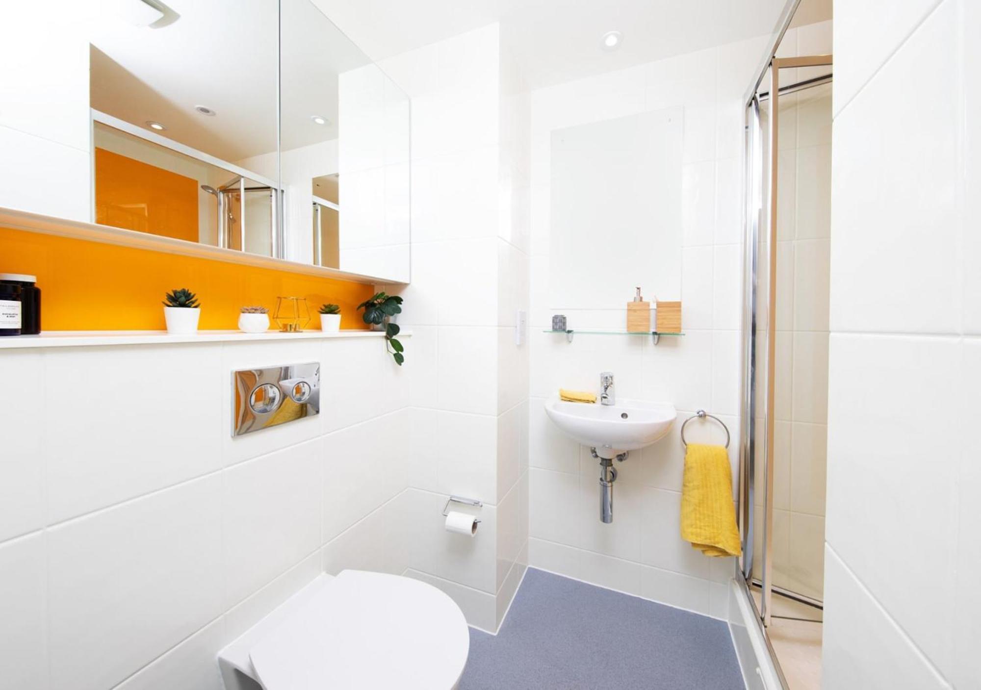 For Students Only Ensuite Bedrooms With Shared Kitchen At Cathedral Point In Winchester Exterior photo